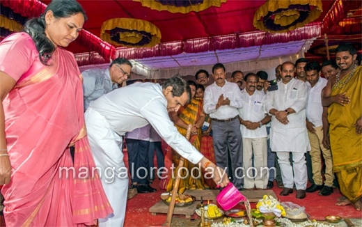 Suresh Prabhu 4